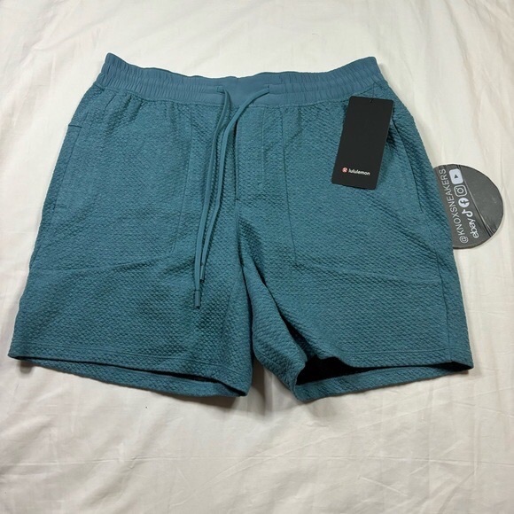Lululemon At Ease Shorts 7” CRHT Heathered Cerulean Blue Mens Size XL